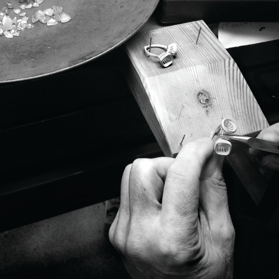 ASSYA gold jewellery craft and handmade detail